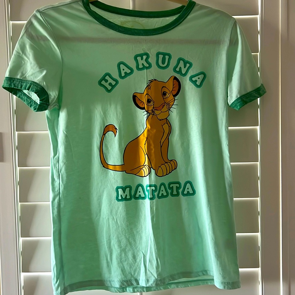 Disney Lion King’s Simba Hakuna Matata Print Green Tee